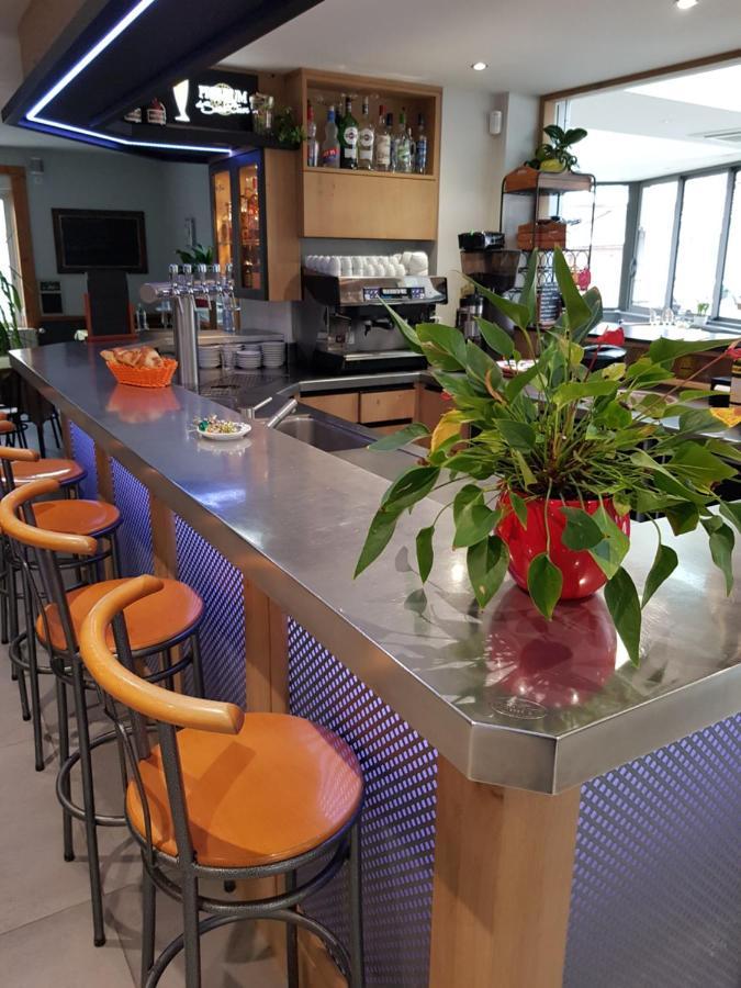 Auberge Des Avenieres Les Avenières Екстериор снимка